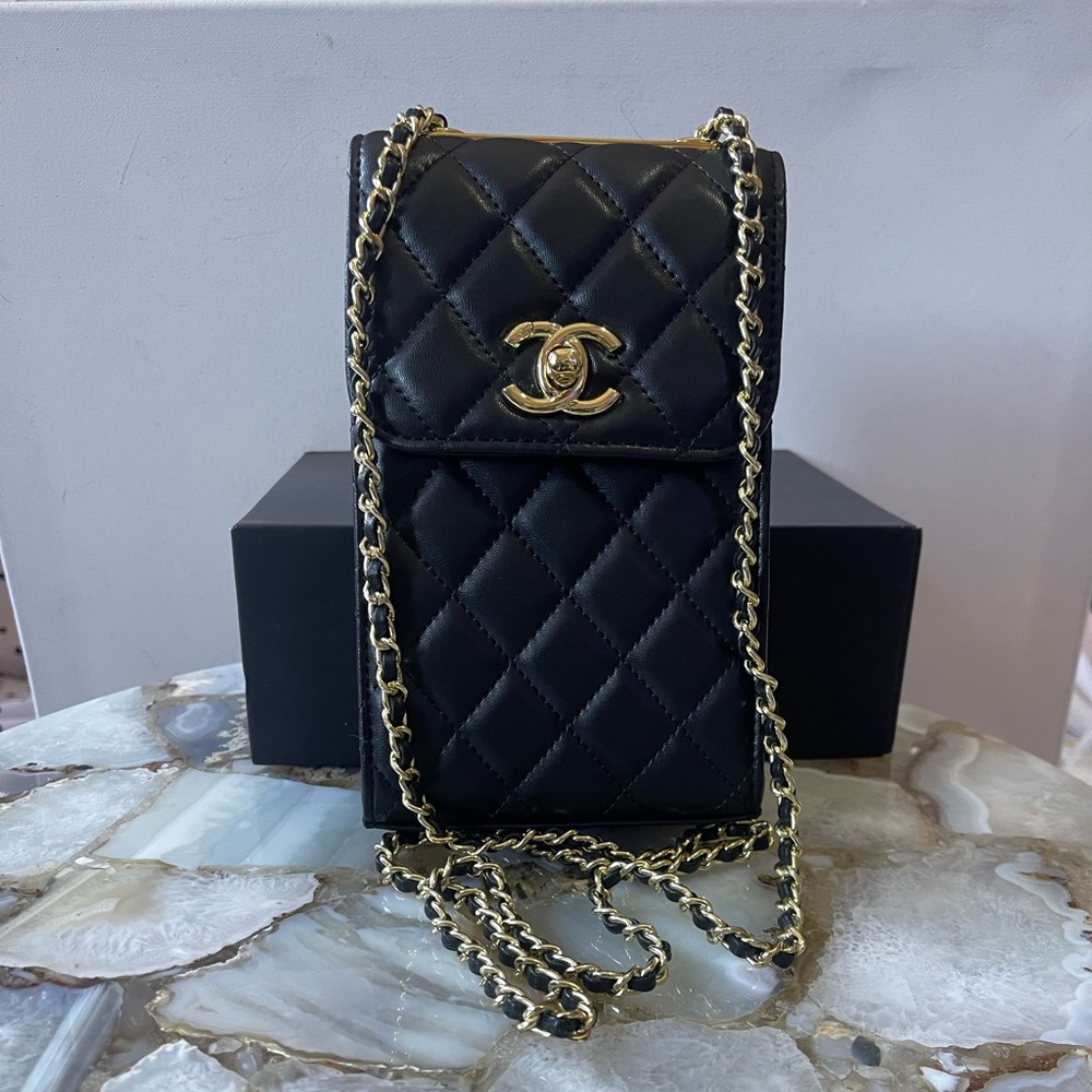 VIP CC Novelty Phone Holder Gold Chain Mini Shoulder Bag.